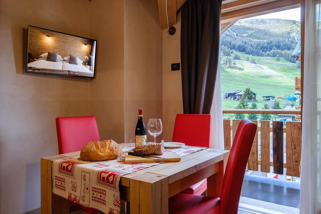 Chalet Bellavista Aparthotel Livigno Bagian luar foto